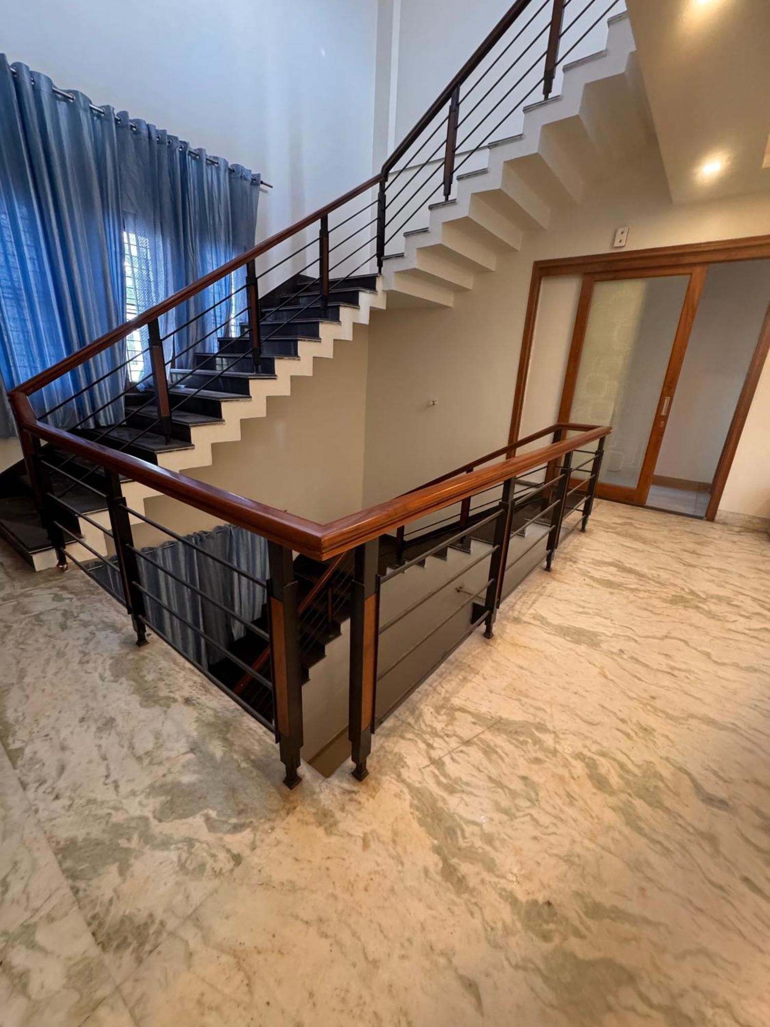 Hl Grand Hotel Лакнау Екстериор снимка